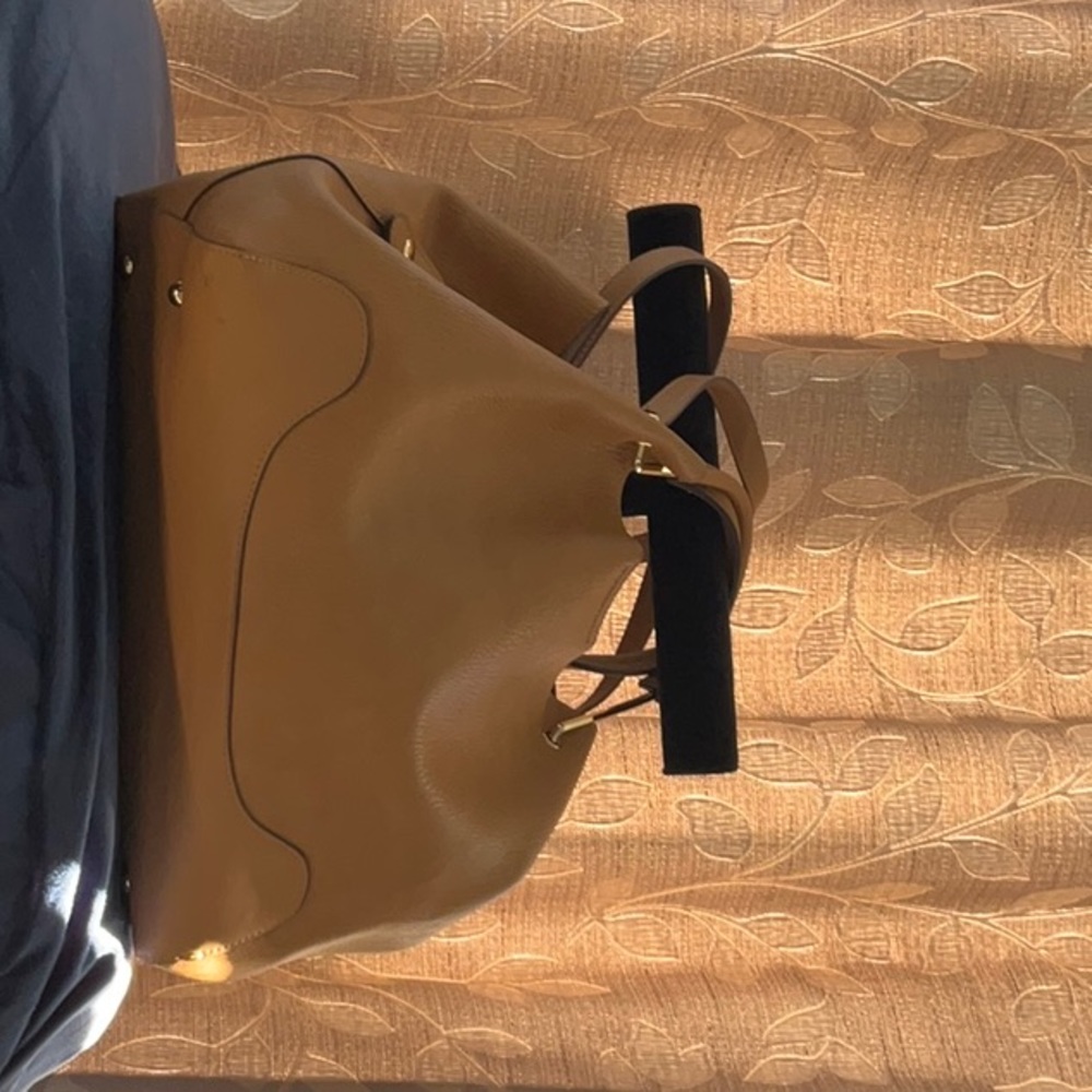 Camel leather handbag